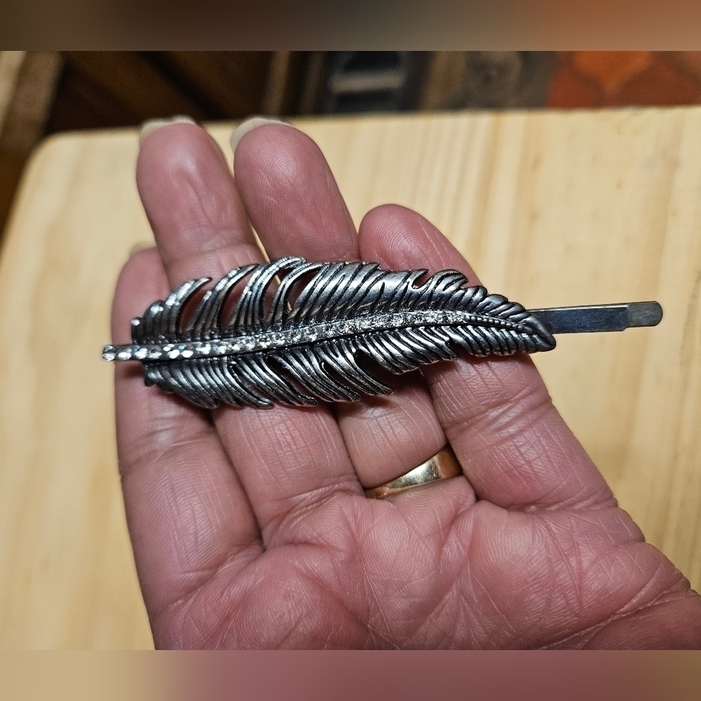 Feathered Edge Silver-tone Metal Leaf with Rhinestones Hair Bobbi-pin